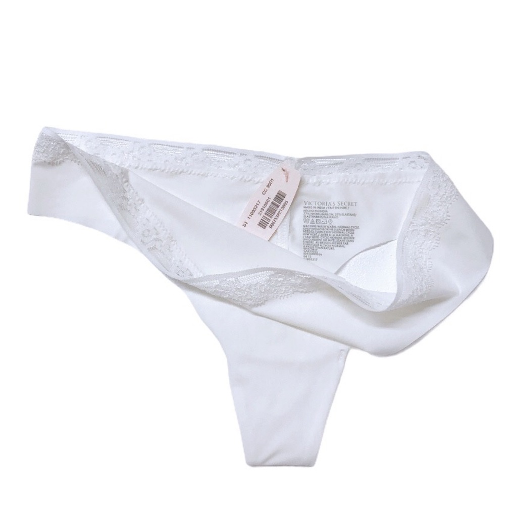 NWT 2013’ Victoria’s Secret White Lace Top Thong - Picture 6 of 6